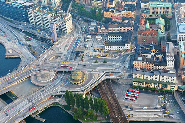 Slussen; Land