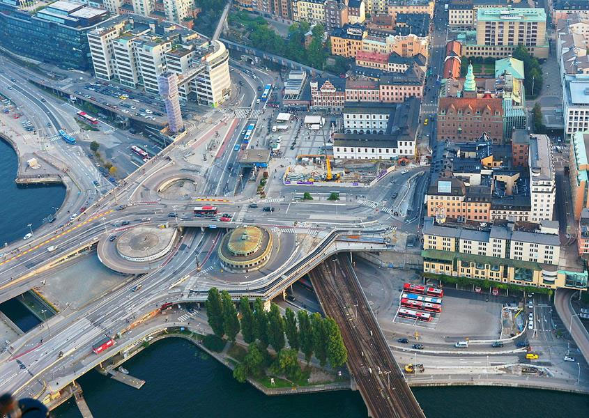 Slussen; Land