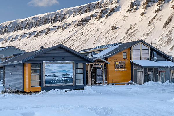 Från Svedbergs till den arktiska vildmarken - Badrumslyx på Basecamp Explorer