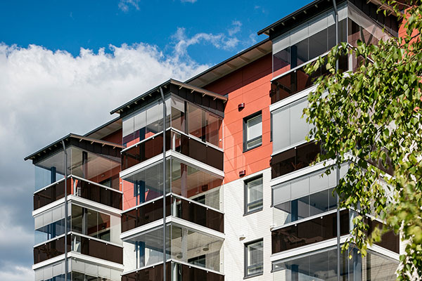 Hållbara och attraktiva fasader, nu med solcellsanläggning
