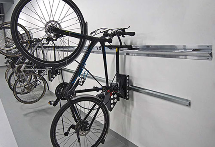 Skjutbart förvaringssystem för cyklar