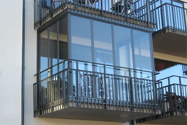 Skrämmande variationer på balkongers säkerhet