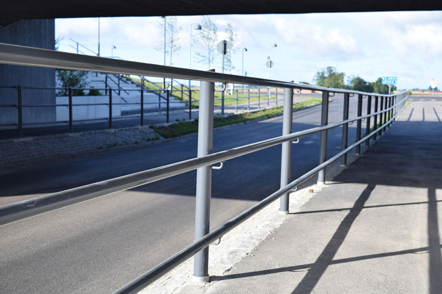 Gång- och cykelbaneräcken