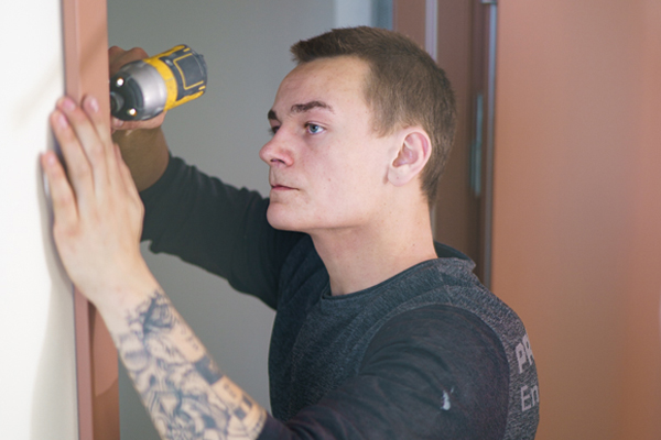 Ståldörrar som är lätta  att montera