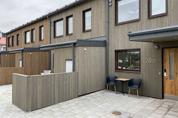 Superwood fasadbeklädnad skapar färgspel och hållbarhet i Malmö